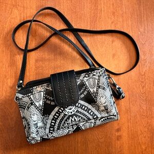 SAKROOTS Olympic Crossbody Black And White WLT Phone Pocket like new